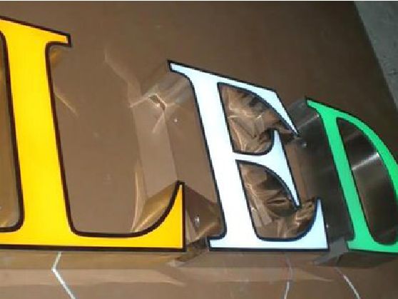 宁远介绍LED招牌的基础知识。